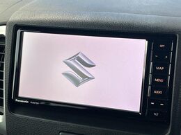 【純正ナビ】人気の純正ナビを装備。オーディオ機能も充実しており、Bluetooth接続すればお持ちのスマホやMP3プレイヤーの音楽を再生可能！毎日の運転がさらに楽しくなります！！