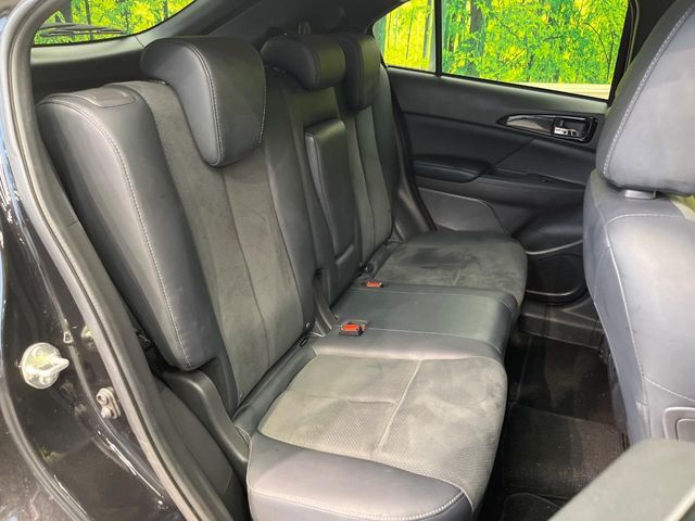 後部座席も気になるようなキズ・汚れやへたり等、大きなダメージはなく、良好な状態です。