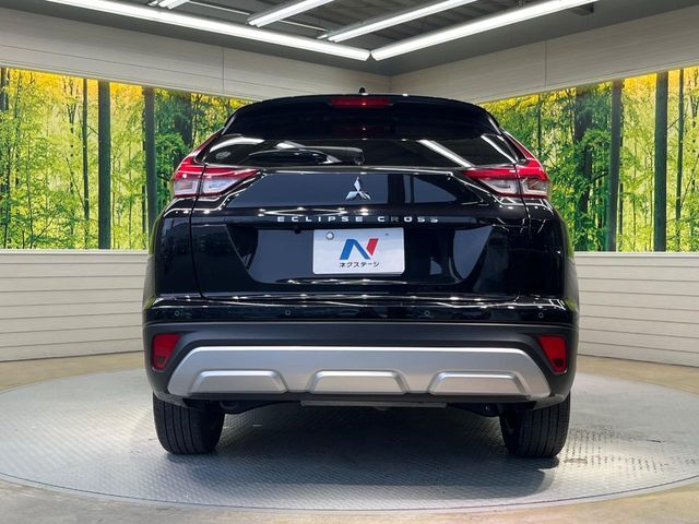 安心の最長10年・走行無制限保証（有償）をご用意。保証内容も充実はもちろん、無料点検＆オイル交換や、年中無休の全国・24時間ロードサービスも付帯されておりますのでご安心下さい。