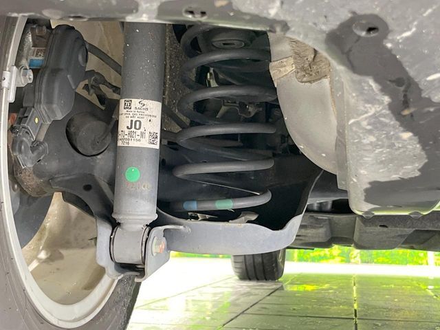 お車を安心してお乗りいただく為には、足回りの定期点検が欠かせません。サービスサポート（有償保証）では無料点検もご提供しており、安心のカーライフをお過ごしいただけるサポート体制が整っています。