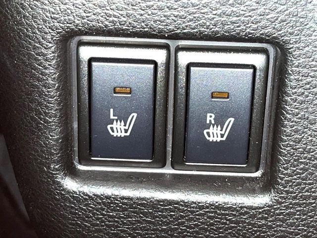 【シートヒーター】寒い日に重宝するシートヒーター！エアコンより早く温まってくれるので寒がりの人も安心ですね♪エアコンの温風は乾燥するから苦手、という方にもをおすすめです。