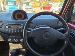 【パワーステアリング】基本装備の1つでハンドルを軽い力で操作可能☆特に低速時や駐車時にハンドルが軽くなり、運転の負担が軽減されます。