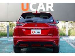 リヤワイパー付きで雨の日の後方視界を確保！！