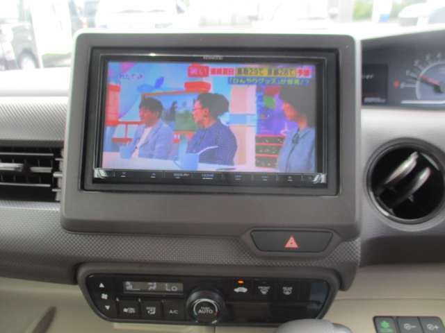 こちらのお車にはナビがついております！！