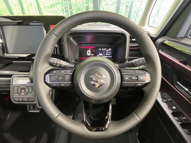 【純正革巻きステアリング】上質な革を使用することで、手にしっかり馴染みとても運転しやすいハンドルです♪