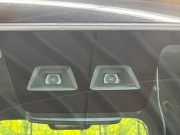 【スマートアシスト】走行中に前方の車両等を認識し、衝突しそうな時は警報とブレーキで衝突回避と被害軽減をアシスト。より安全にドライブをお楽しみいただけます。