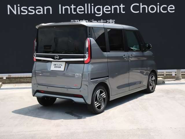 納車前に入念な点検整備をさせていただきます。もちろん全車走行距離無制限のワイド保証付きですので安心してお乗りいただけます。