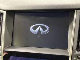 【メーカー純正ナビ】インテリアに溶け込むスタイリッシュな「専用設計」メーカーナビを装備♪視認性や操作性など基本性能にも優れ、より上質なカーライフをお楽しみいただけます。