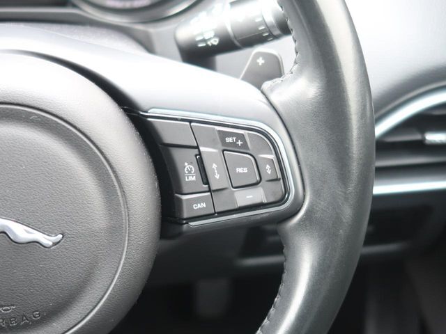 【全車速対応アダプティブクルーズコントロール】ミリ波レーダー+ステレオカメラ+赤外線により前方車輌を認識し、高速道路などの自動車専用道路や渋滞時などではドライバーの負担を大幅に軽減してくれます。
