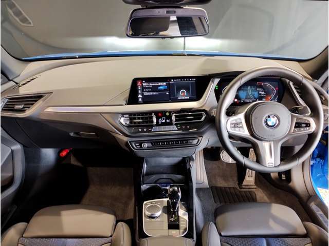 ☆センターパネルを運転席側に僅かに傾けたBMW独特のインパネ☆【駆け抜ける歓び】はここからもスタートしております☆