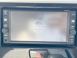 【純正ナビ】人気の純正ナビを装備。オーディオ機能も充実しており、Bluetooth接続すればお持ちのスマホやMP3プレイヤーの音楽を再生可能！毎日の運転がさらに楽しくなります！！