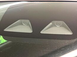 【スマートアシスト】走行中に前方の車両等を認識し、衝突しそうな時は警報とブレーキで衝突回避と被害軽減をアシスト。より安全にドライブをお楽しみいただけます。