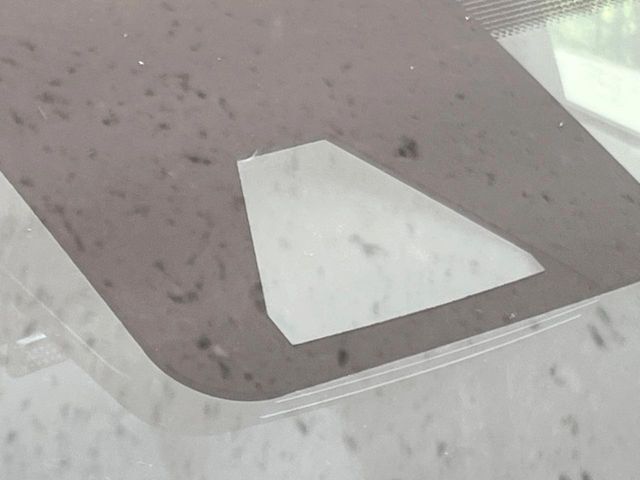 【トヨタセーフティセンス】走行中に前方の車両等を認識し、衝突しそうな時は警報とブレーキで衝突回避と被害軽減をアシスト。より安全にドライブをお楽しみいただけます。
