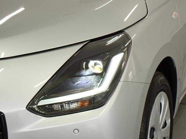 ライトを点灯した瞬間から、最大の光量を発揮することができるLEDヘッドランプを装備しています。