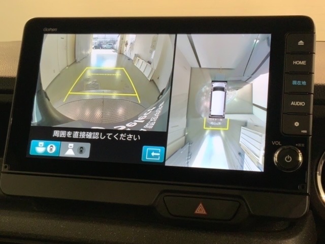 全方位モニターがついています！　車の周囲を360°安全確認できるので、普段の駐車はもちろんの事、縦列駐車や幅寄せの際にも活躍してくれますよ。