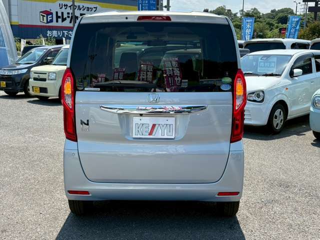 自社陸運局指定工場完備！国家資格車検検査員資格を持った整備士による整備。ステレオ、エアコン等走行に関係のない所も不具合箇所があれば修理してお渡しいたします。