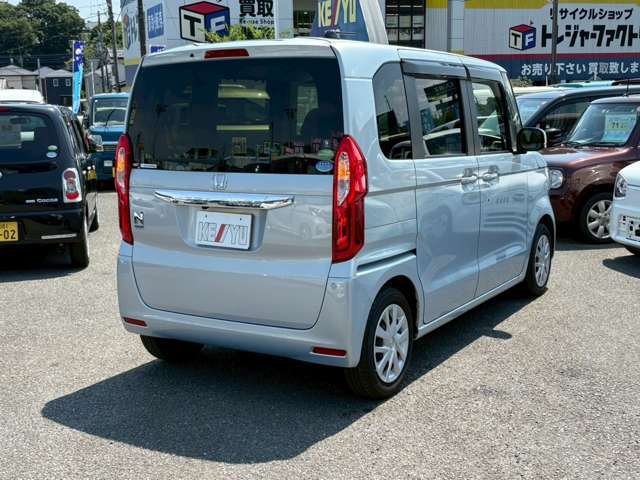 当社で整備の車両には、4ヶ月の消耗品も含む無料保証とにてオプション最長5年走行無制限の延長保証をオプションにてご用意☆遠方のお客様はお近くのディーラーにて保証修理をお受けできます♪*現状販売は除く