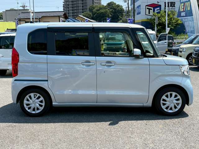 専門業者によるルームクリーニング実施☆室内の細かい所からエンジンルームまでキレイになった状態でお渡し致します♪