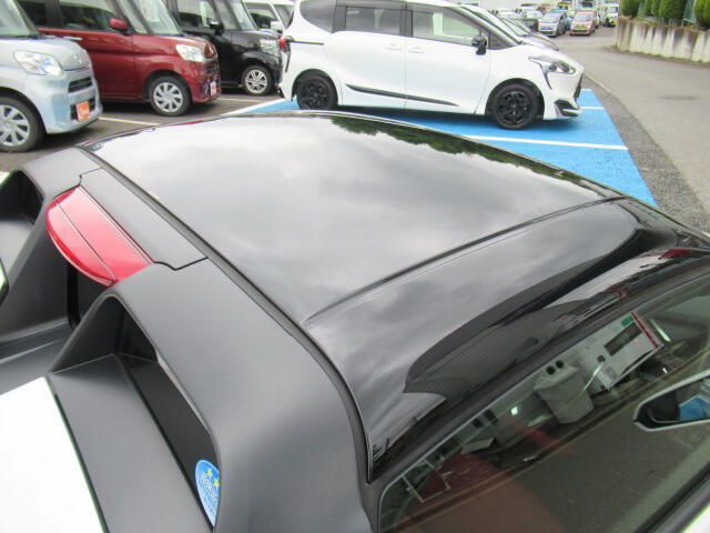 無限ハードトップ　RA専用 BILSTEIN製 車高調整式サスペンション　BBS社製 鍛造アルミホイール　RA専用スポーツサイレンサー　RA専用本革シート（レッド）　専用配色ステアリングホイール
