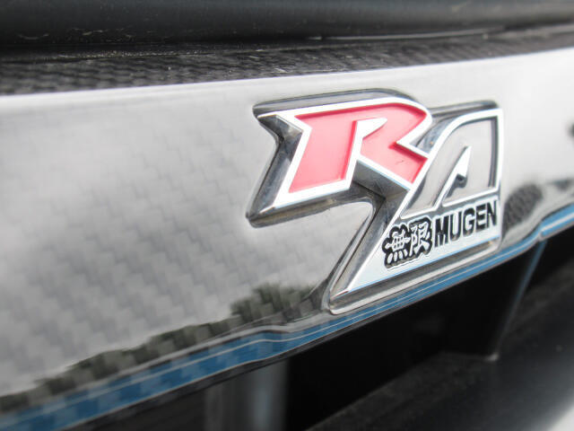 無限ハードトップ　RA専用 BILSTEIN製 車高調整式サスペンション　BBS社製 鍛造アルミホイール　RA専用スポーツサイレンサー　RA専用本革シート（レッド）　専用配色ステアリングホイール
