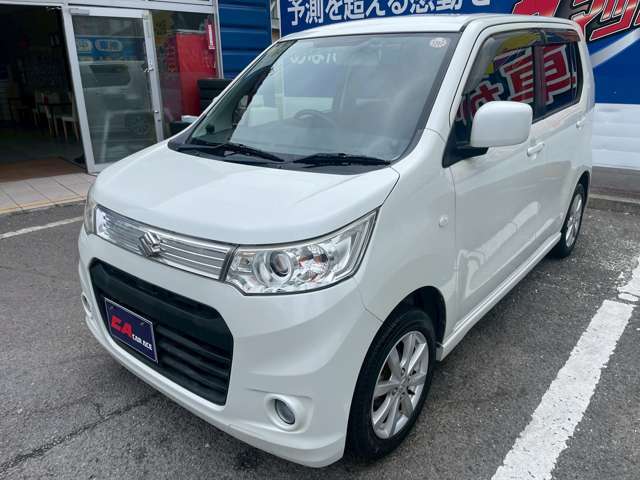 ご来店されたお客様に詳しくお話をさせて頂きために、「修復歴の有無」「不具合箇所の確認」「セールスポイント」等のご案内を行っておりますので、より安心してお乗り頂けるお車となります。