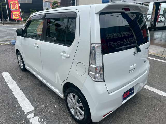 ご来店されたお客様に詳しくお話をさせて頂きために、「修復歴の有無」「不具合箇所の確認」「セールスポイント」等のご案内を行っておりますので、より安心してお乗り頂けるお車となります