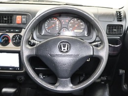 握りやすく、回しやすいステアリングは長時間の運転でも疲れを感じさせません！