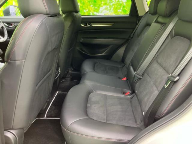 WECARSでは各商談席に大型モニターをご用意しております！見やすい大画面でゆったりと全国の在庫をご覧いただけます！是非ご来店お待ちしております！