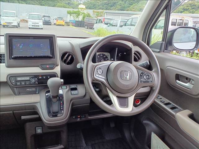 ☆内外装クリーニング☆車の隅々まで徹底的にクリーニングを行っておりますので内外装ともに綺麗な状態でご納車いたします！