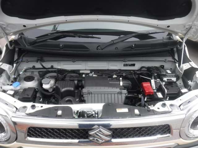 キレイなエンジンルームです。納車前にはしっかりと点検整備させていただきます。