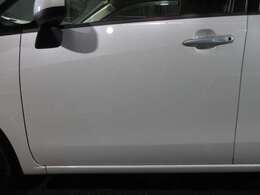 オンライン相談　スマホのカメラで車の細部をみながらのオンライン商談、ご来店なしでの契約、ローンの審査もかんたんです。