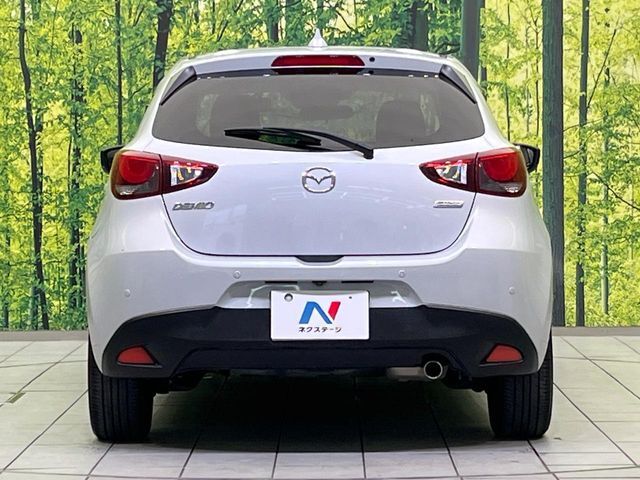 安心の最長10年・走行無制限保証（有償）をご用意。保証内容も充実はもちろん、無料点検＆オイル交換や、年中無休の全国・24時間ロードサービスも付帯されておりますのでご安心下さい。