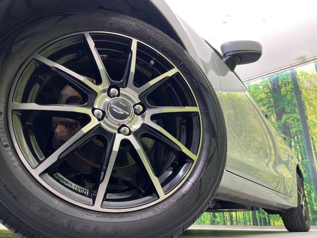 【16インチアルミホイール】外観にマッチしたアルミホイールを装着しております。各種アルミホイールや、スタッドレスタイヤも取扱いしております。是非ご相談ください♪