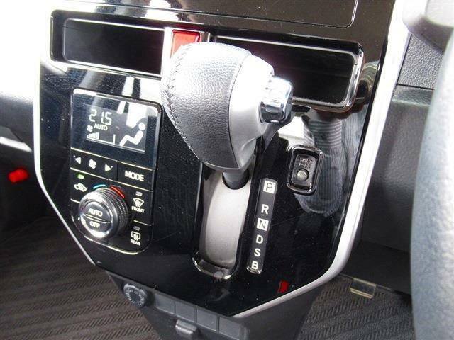 スマートアシスト・純正SDナビ・バックカメラ・両側パワースライドドア・クルーズコントロール・Bluetooth・LEDヘッドライト・オートHIビーム・アイドリングストップ・ドアバイザー
