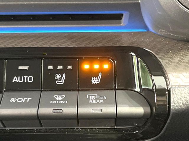 【シートベンチレーション】夏場は涼しい風でお尻や背中の熱やムレを防ぎ、冬はエアコンよりも早く温まってポカポカに！季節を問わず快適に過ごせます。