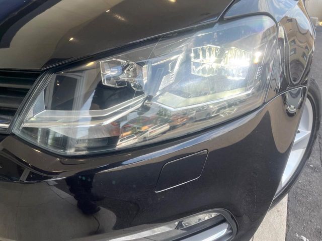 ●LEDヘッドライト：夜間走行時も良好な視界を確保し安心して運転できる高輝度LEDヘッドライトを装備！点灯速度が早く、消費電力も抑えられています。