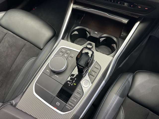 LIBERALAは、輸入車選びの新たなスタイルを提案するインポート・セレクト・ブランドです。オーナー様となる方がクルマから直接感じる感性を第一にした、最良の一台との出会いをコーディネートいたします。