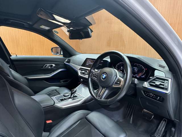 ご遠方の場合でも、下取り車両の金額を概算でお出しすることは可能でございます。車検証をお手元に、走行距離をご確認の上お問い合わせくださいませ。