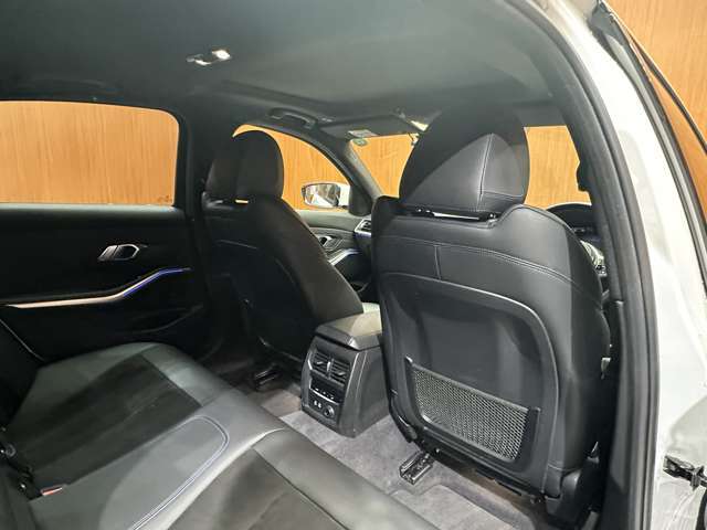 LIBERALAは、輸入車選びの新たなスタイルを提案するインポート・セレクト・ブランドです。オーナー様となる方がクルマから直接感じる感性を第一にした、最良の一台との出会いをコーディネートいたします。