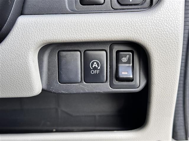 【シートヒーター】シートを温めてくれる暖房機器です！長時間座っていると負担が掛かりやすい背中や腰、または冬場などの寒い日に冷えやすい脚部に快適なぬくもりを伝えます。