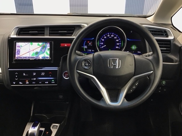 運転しやすいインパネ周りです！見やすいレイアウトで快適なドライブをサポートします！