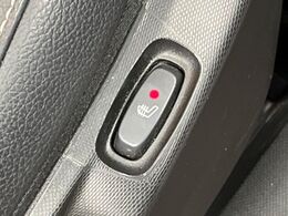●フロントシートヒーティング：運転席・助手席共に三段階で調節が可能なシートヒーターを装備しております。季節を問わず快適にご使用いただけます。