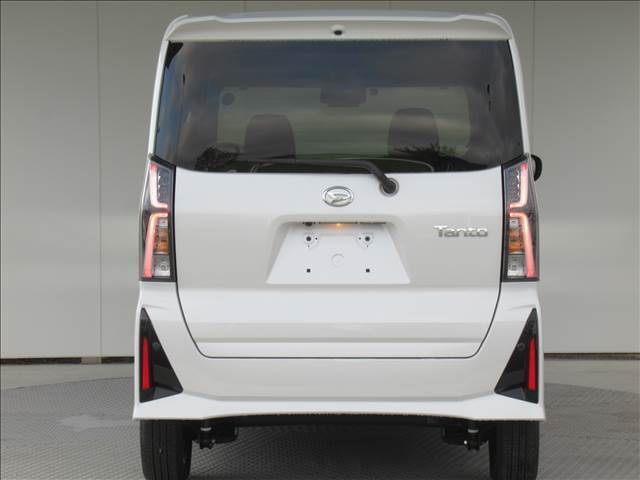 アフターケアも充実しております。次回車検整備付きのオリジナルパックや新車保証延長サービスなども行っておりますので、納車後も安心してお乗りいただけます。