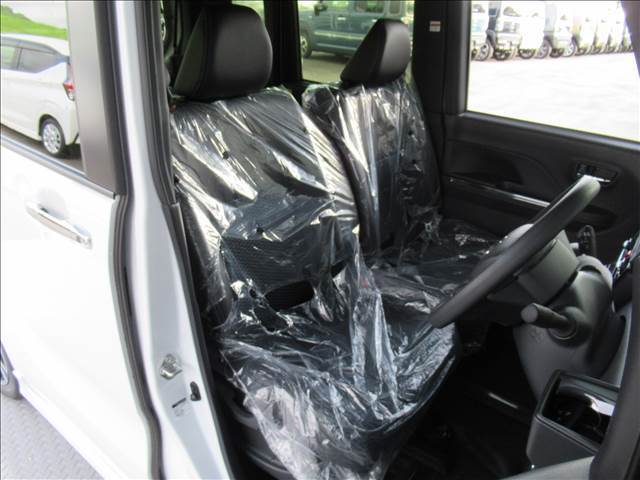 もちろん車内はきれいです☆中古車と違って使用感が全くないのは魅力の一つだと思います。