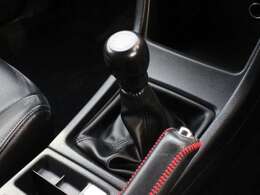 5速MT★クラッチのすべり感もなくマニュアル車でよくダメになるシフトのリンケージのガタもありません！