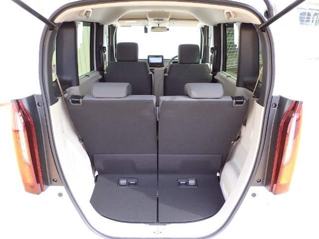 ◆定員乗車時のカーゴルームです。普段のお買い物の荷物やたくさんの収納が可能です。