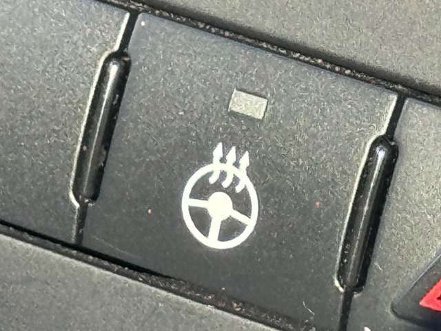 ステアリングヒーター装備☆寒い冬場に大活躍の装備です！！