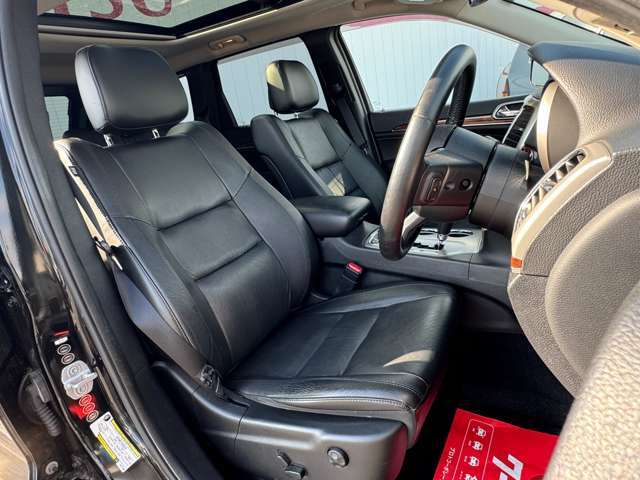運転席シート廻りは使用感も少なく、良好な状態となっています。丁寧に使われていたことがよくわかります。