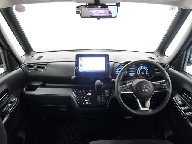 機能的なインパネ回りです！視野が広く運転しやすいです！
