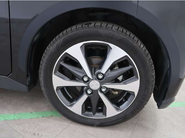 純正15インチアルミ　タイヤサイズ165/55R15